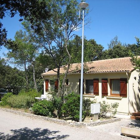 Bungalow Claret Vacquières Екстериор снимка