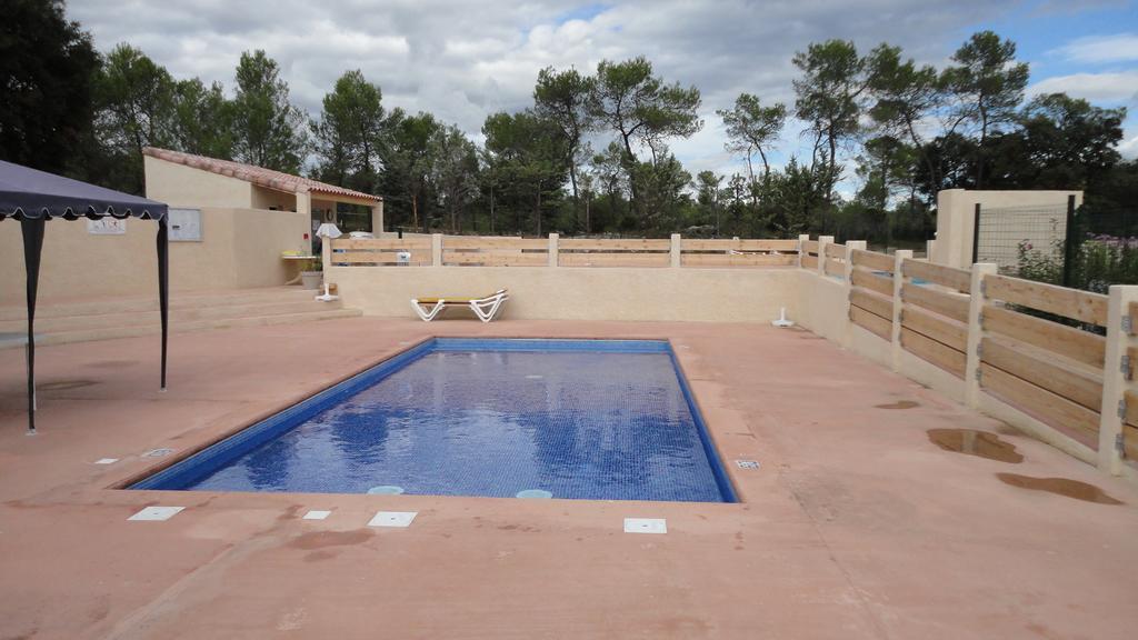 Bungalow Claret Vacquières Екстериор снимка