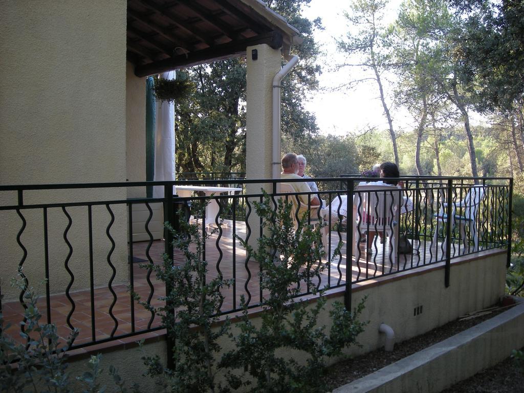 Bungalow Claret Vacquières Екстериор снимка