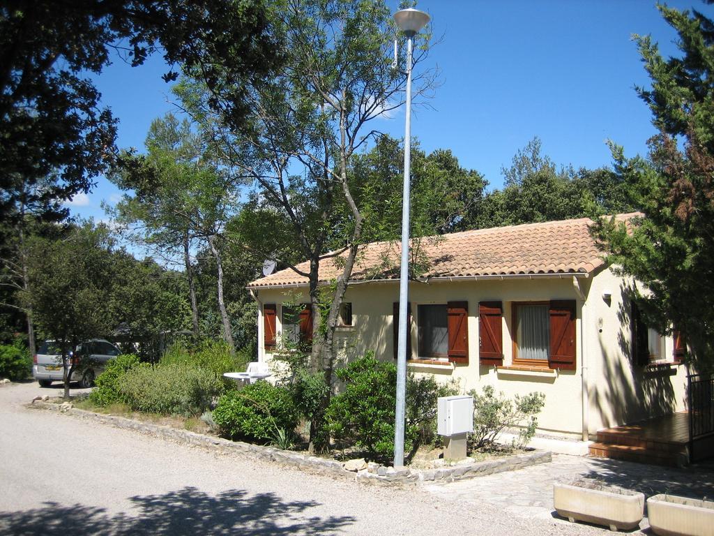 Bungalow Claret Vacquières Екстериор снимка