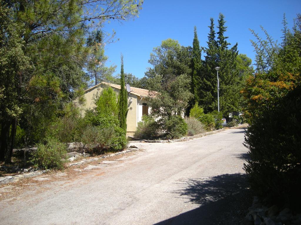 Bungalow Claret Vacquières Екстериор снимка