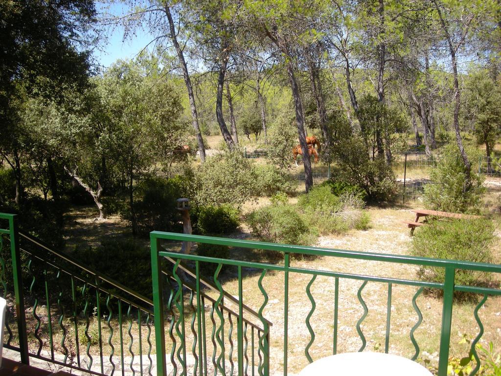 Bungalow Claret Vacquières Екстериор снимка